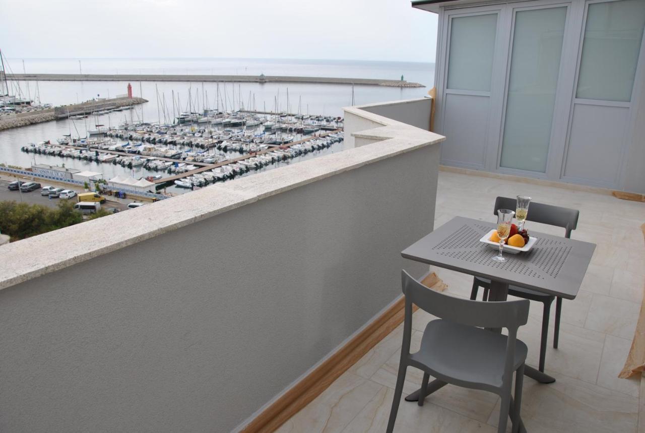Le Terrazze Sul Mare Gallipoli Centro Экстерьер фото